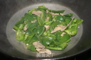 圆椒炒肉片的做法步骤：4