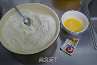 玉米麻蓉饼的做法步骤：1
