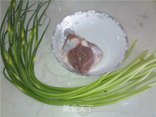 【平淡的幸福】肉丝炒蒜薹的做法步骤：1