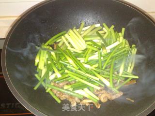 【平淡的幸福】肉丝炒蒜薹的做法步骤：5