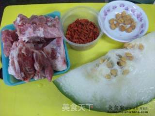 夏季减肥最佳选择@@ 冬瓜排骨汤的做法步骤：1