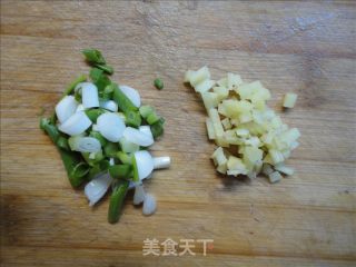 【飞禽走兽】肉末菠萝的做法步骤：2
