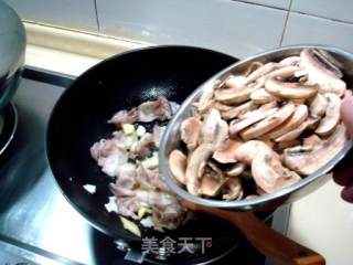 家常小炒“蚝油蘑菇肉片”的做法步骤：11