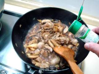 家常小炒“蚝油蘑菇肉片”的做法步骤：15