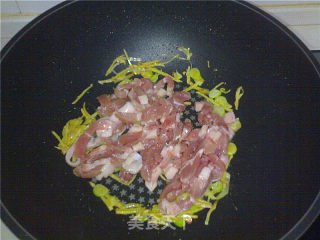 【平淡的幸福】肉丝炒芹菜的做法步骤：4