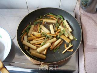 辣椒炒年糕的做法步骤：6