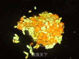 什锦松仁玉米的做法步骤：3
