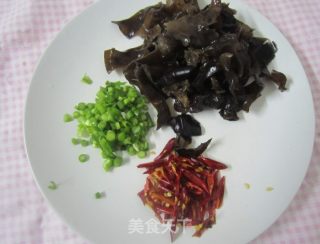 黑木耳炒青瓜的做法步骤：3