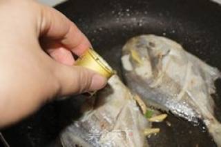 香煎鲳鱼的做法步骤：5
