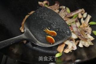 孜然墨鱼干炒青椒的做法步骤：8