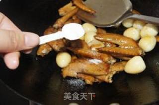 鹌鹑蛋焖鸡翅尖的做法步骤：6