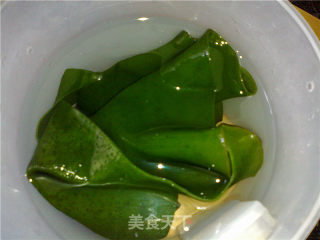 海带炖筒子骨的做法步骤：1