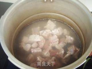 黄豆仔排汤的做法步骤：2