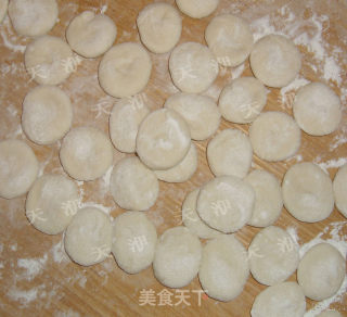 绝对东北独有--【酸菜猪肉水饺】的做法步骤：7