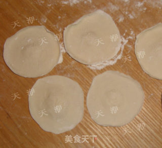 绝对东北独有--【酸菜猪肉水饺】的做法步骤：8