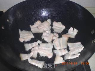 蒜苗回锅肉的做法步骤：3