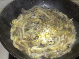 【平淡的幸福】白菜炖蘑菇的做法步骤：7