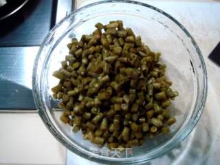 私家美味儿小菜“豉油酸角小焖肉”的做法步骤：3
