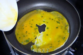 酸菜炒鸡蛋的做法步骤：4