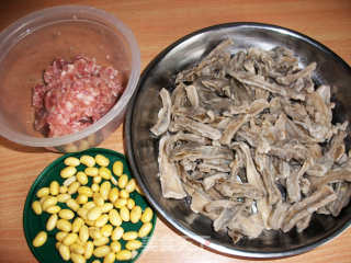 肉“沫”茄干的做法步骤：1