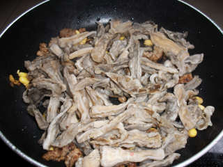 肉“沫”茄干的做法步骤：4