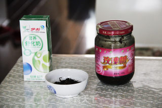 午后滇红玫瑰奶茶的做法步骤：1
