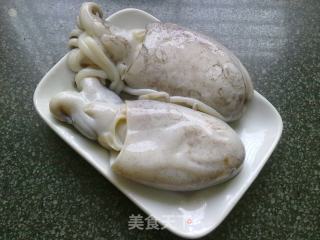 【酸辣墨鱼】的做法步骤：1