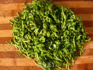 香椿芽鸡蛋饼的做法步骤：1