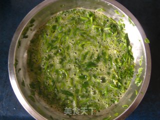 香椿芽鸡蛋饼的做法步骤：2