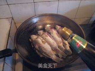 红烧鲫鱼的做法步骤：4
