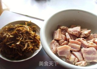 笋干烧肉的做法步骤：2