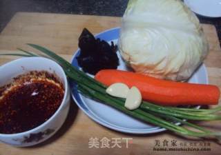 红油包菜的做法步骤：1