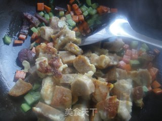 炒馒头粒的做法步骤：8