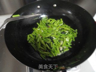 酸辣空心菜梗的做法步骤：3