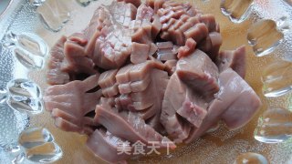 胡萝卜炒腰花的做法步骤：2