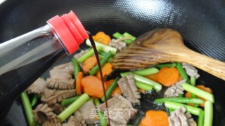胡萝卜炒腰花的做法步骤：11