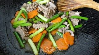 胡萝卜炒腰花的做法步骤：14
