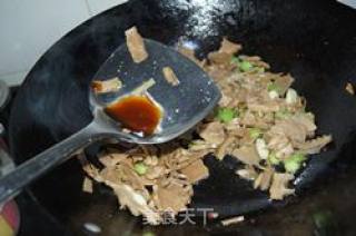 笋干炒蒜苗的做法步骤：6