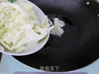 [花样包菜]---沙茶酱炒包菜的做法步骤：3