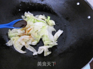 [花样包菜]---沙茶酱炒包菜的做法步骤：4