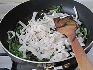炒饺子皮的做法步骤：6
