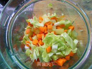 卷心莴笋胡萝卜汁的做法步骤：3