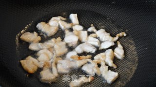 手撕蒜薹炒肉的做法步骤：3