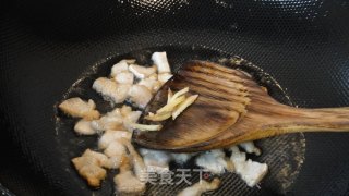 手撕蒜薹炒肉的做法步骤：4