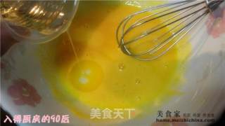简单材料——自制美味蛋糕的做法步骤：5