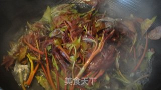香椿炒鸡蛋的做法步骤：2