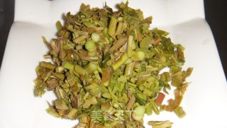 香椿炒鸡蛋的做法步骤：3
