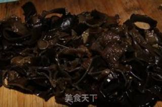芹菜木耳饺子的做法步骤：2