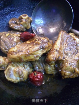 新疆蚝油炖羊肉排骨的做法步骤：4