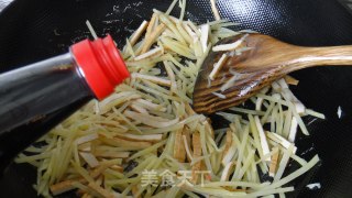 土豆炒香干的做法步骤：10